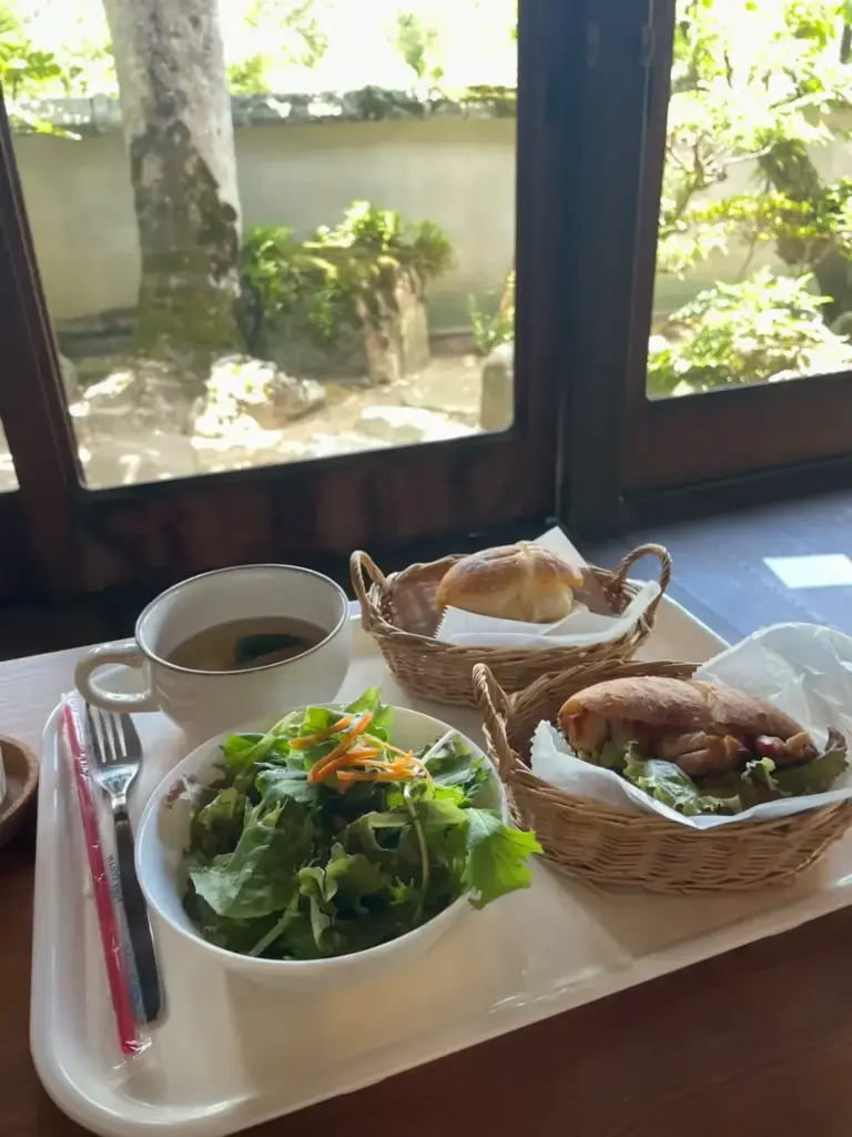 ブランチ