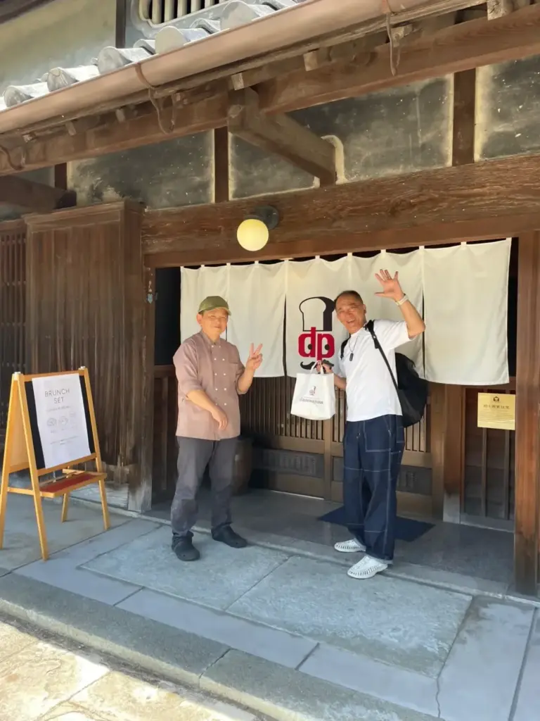 店舗玄関の写真