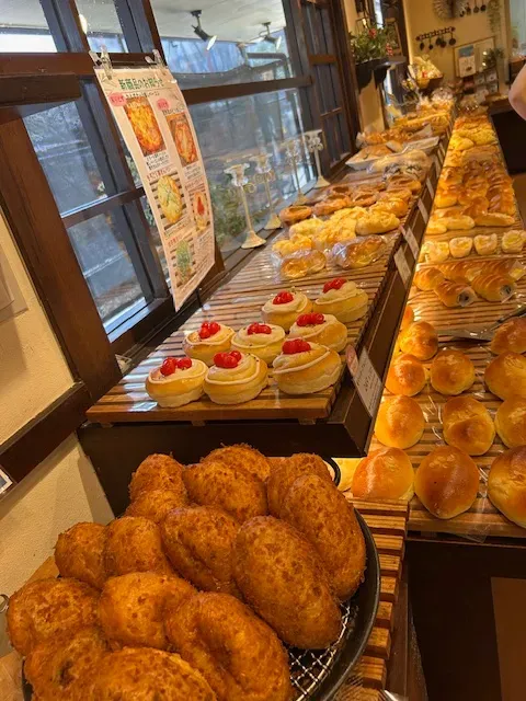 並んだパンの写真