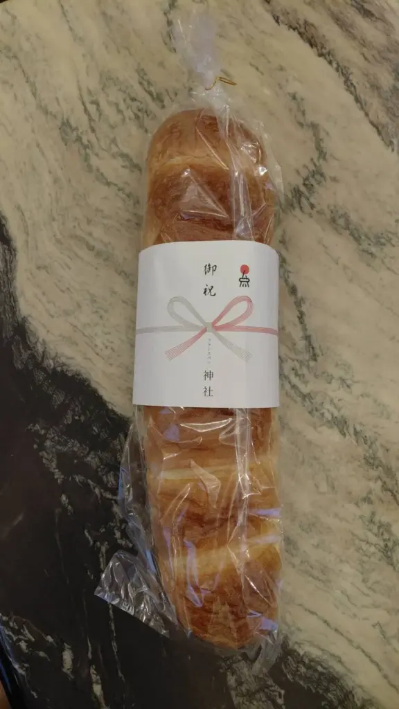 フランスパン神社のパン
