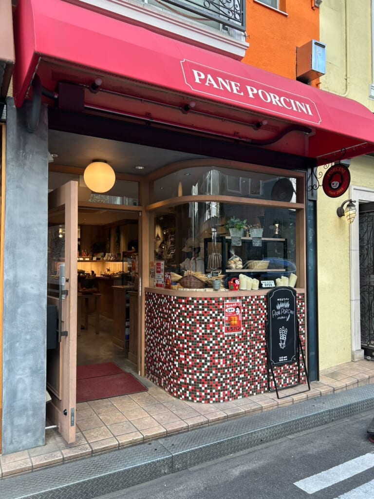 店の外観の写真